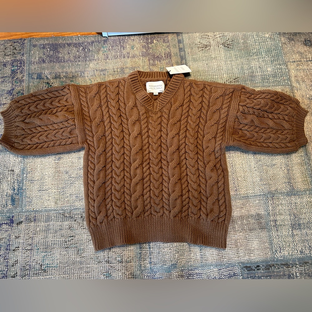 One Size Mr. Mittens Cable Knit V-neck 100% Wool Sweater in Chestnut